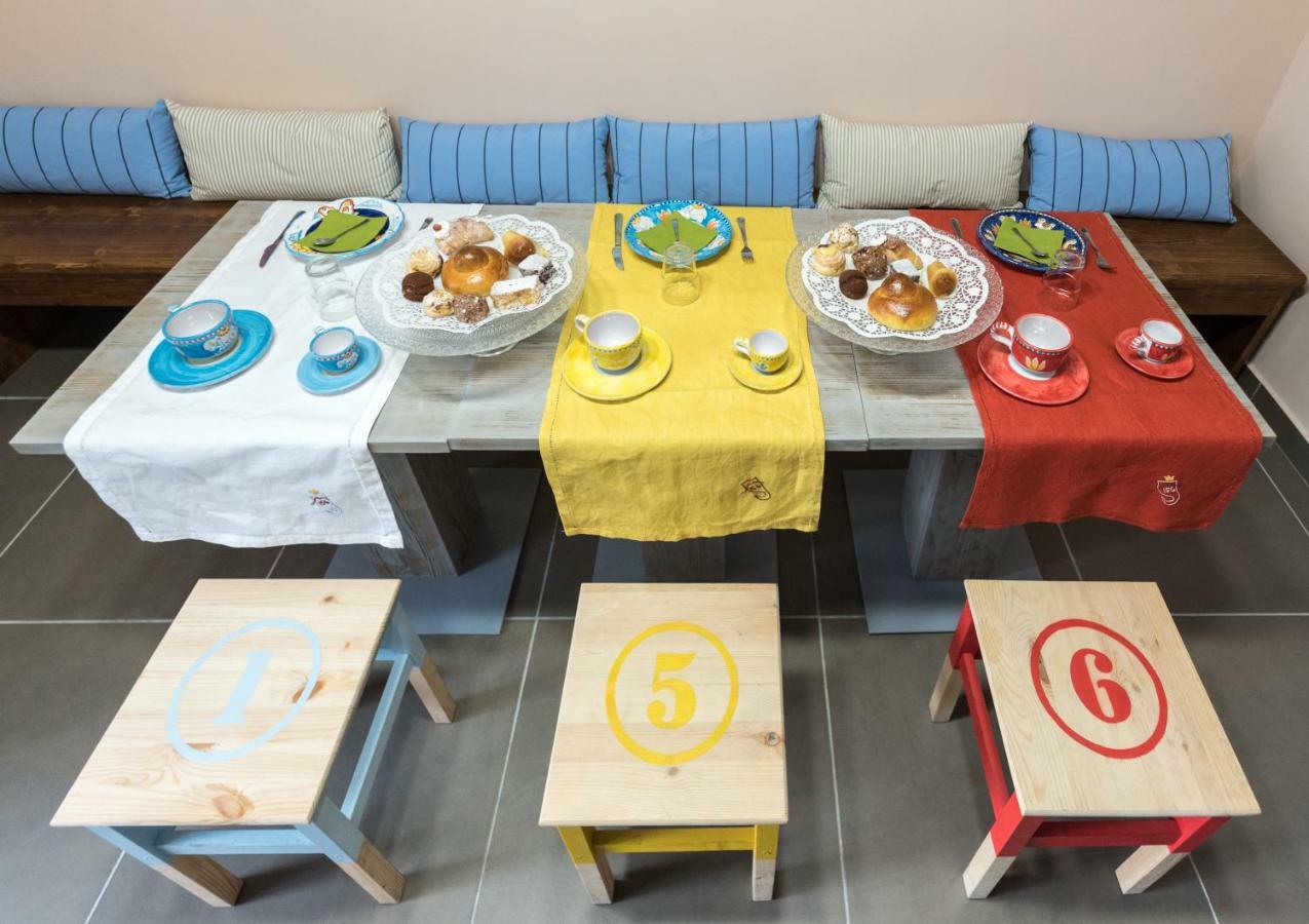 נאפולי Bed And Breakfast Via Toledo 156 מראה חיצוני תמונה