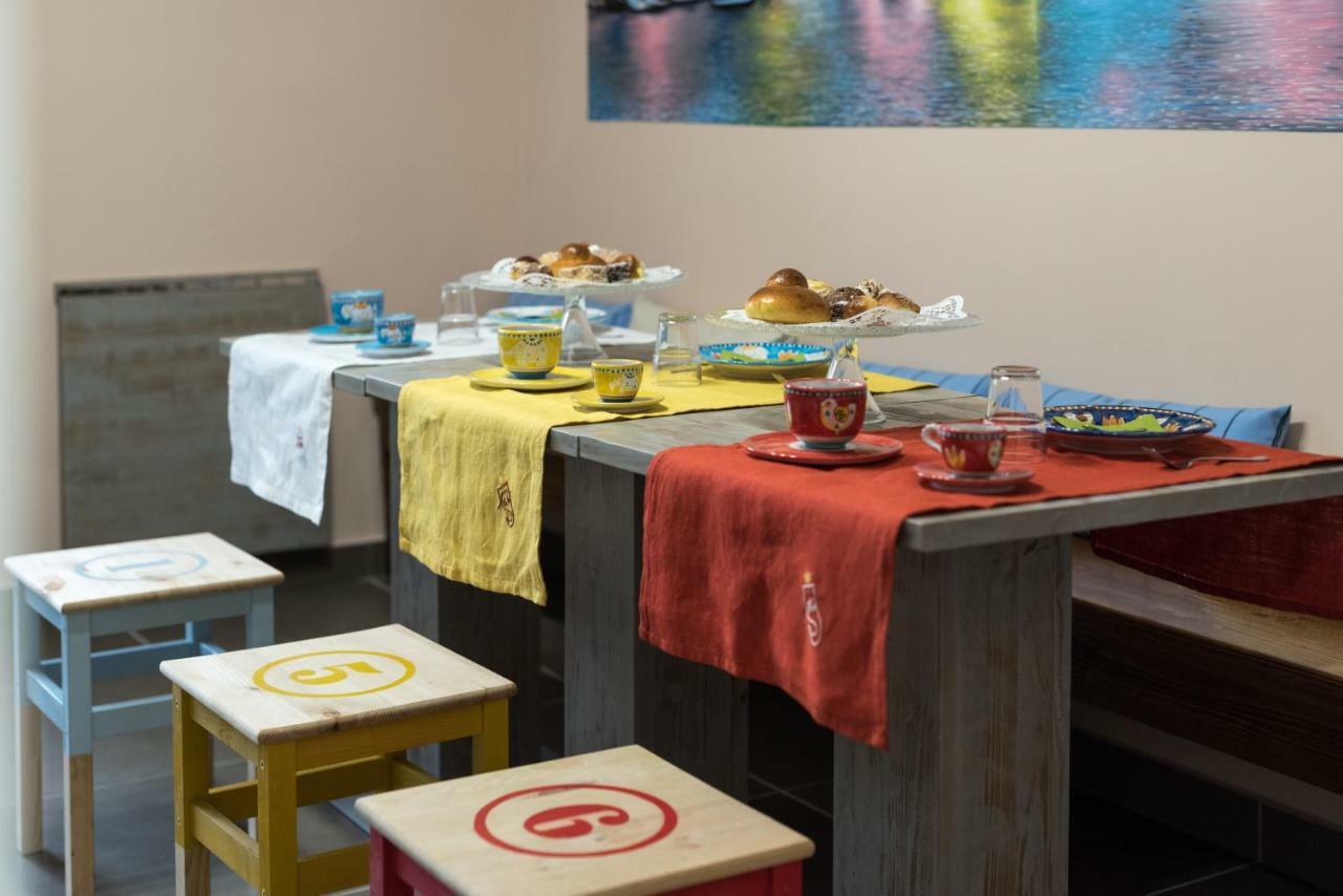 נאפולי Bed And Breakfast Via Toledo 156 מראה חיצוני תמונה